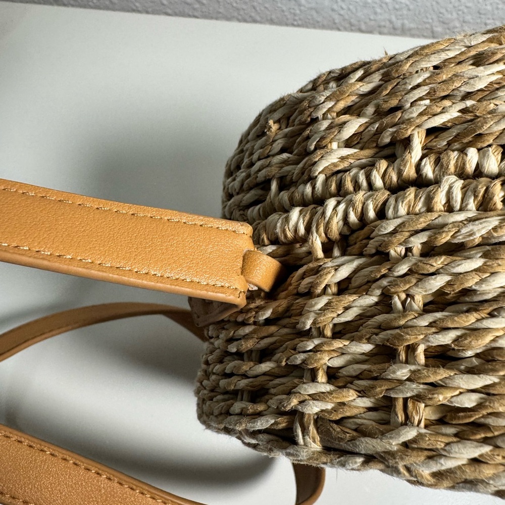 World Market Chic Tan Woven‎ Crossbody Bag - Picture 6 of 8